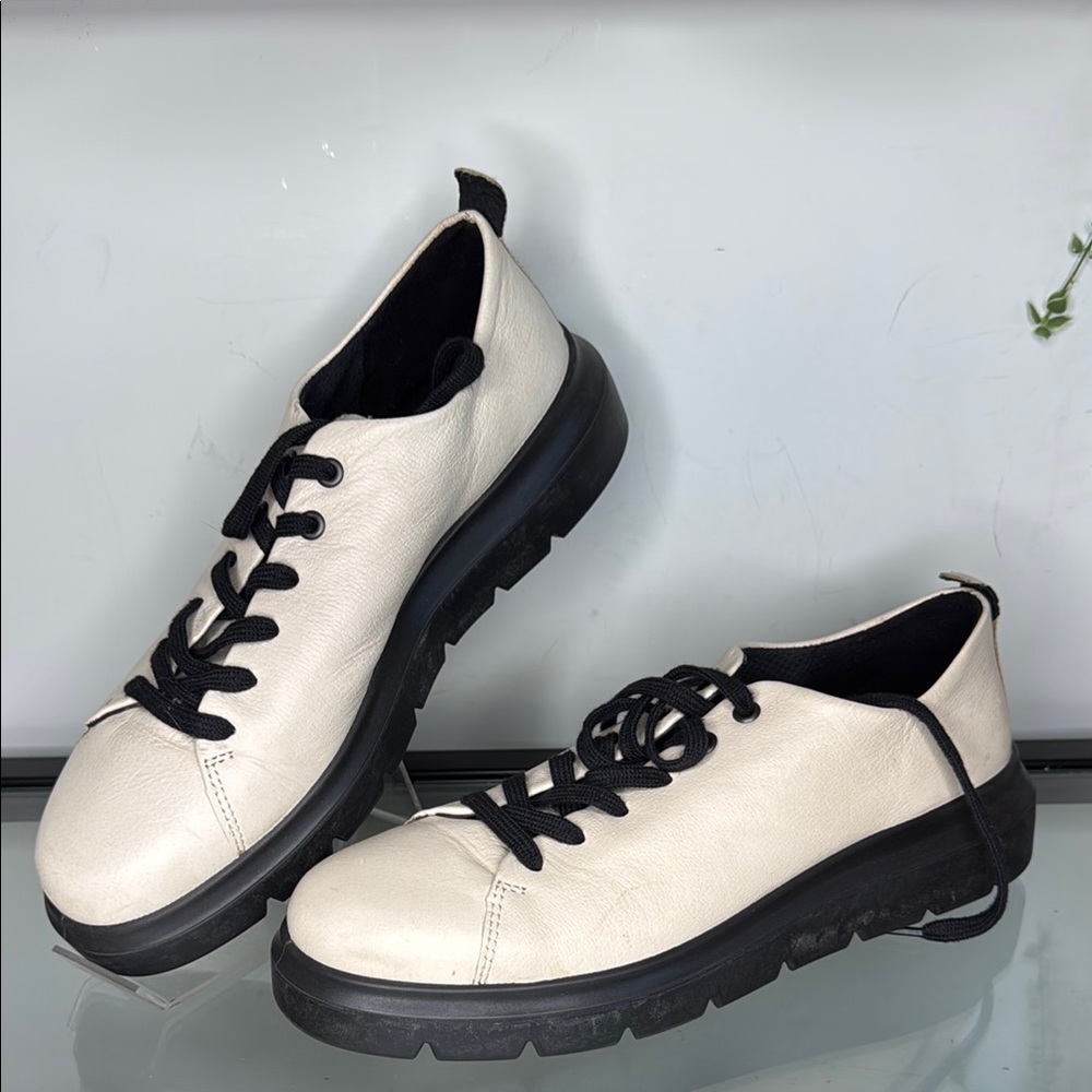 ECCO Soft Leather New buck Lace Oxfords size z41